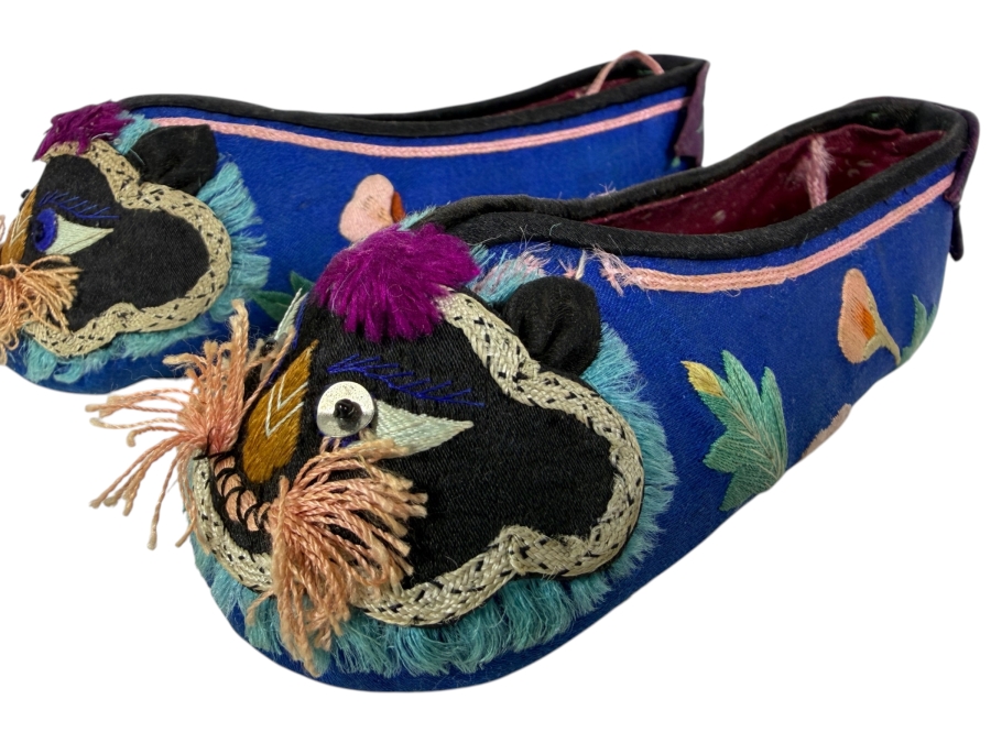 Vintage Pair Of Chinese Handmade Embroidered Silk Children's Shoes 5L