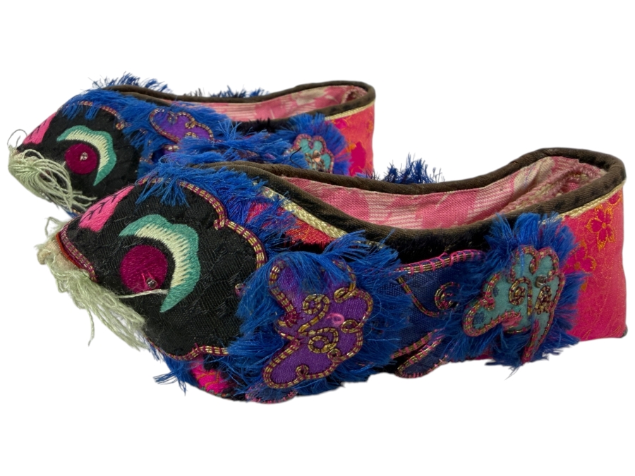 Vintage Pair Of Chinese Handmade Embroidered Silk Children's Shoes 5.5L
