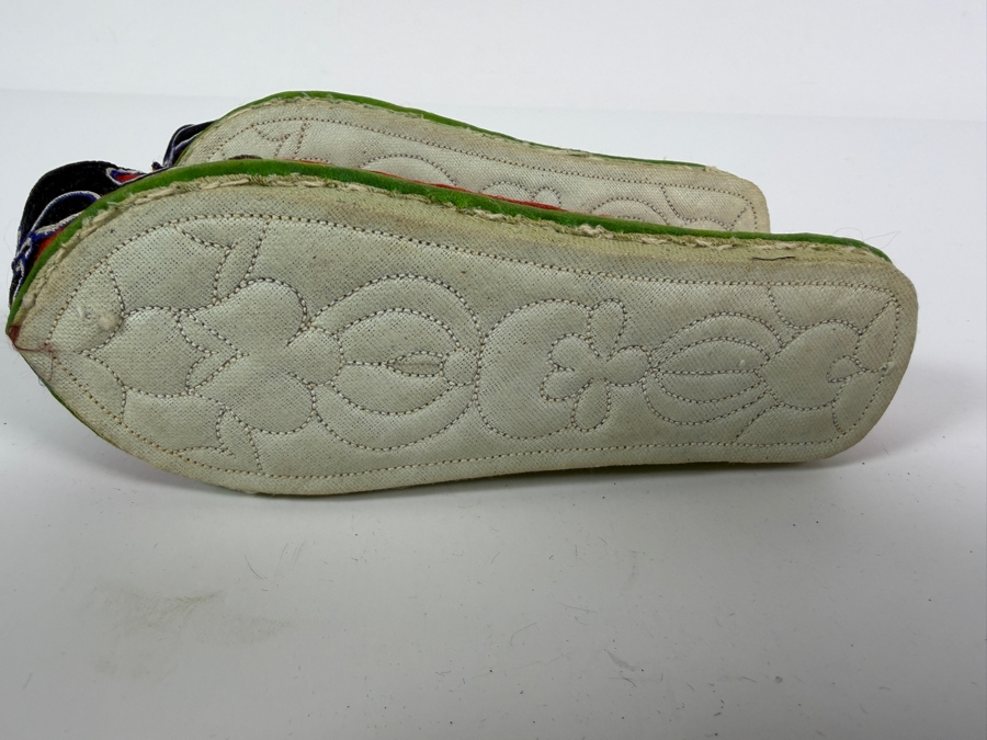 Vintage Pair Of Chinese Handmade Embroidered Silk Children's Lotus Shoes 6L [Photo 5]