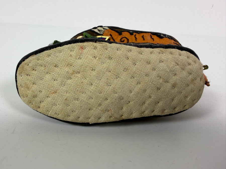Vintage Pair Of Chinese Handmade Embroidered Silk Children's Shoes with Orange Tiger 4.75L [Photo 4]