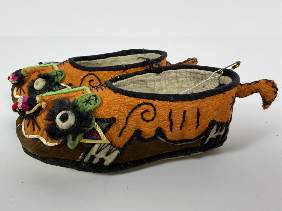 Vintage Pair Of Chinese Handmade Embroidered Silk Children's Shoes with Orange Tiger 4.75L [Photo 2]