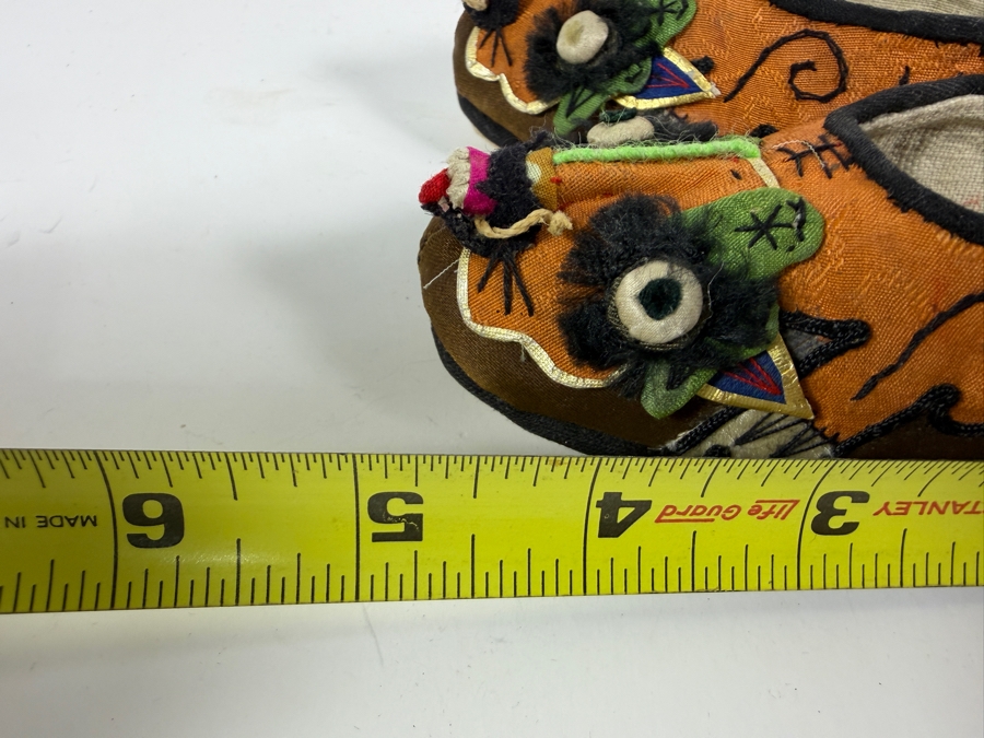 Vintage Pair Of Chinese Handmade Embroidered Silk Children's Shoes with Orange Tiger 4.75L [Photo 6]
