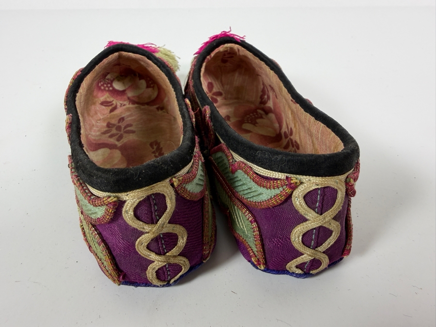 Vintage Pair Of Chinese Handmade Embroidered Silk Children's Shoes 5.5L [Photo 6]