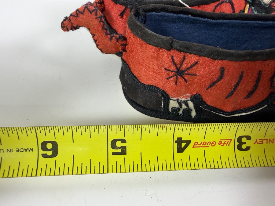 Vintage Pair Of Chinese Handmade Embroidered Silk Children's Shoes with Red Tiger 5.5L [Photo 8]