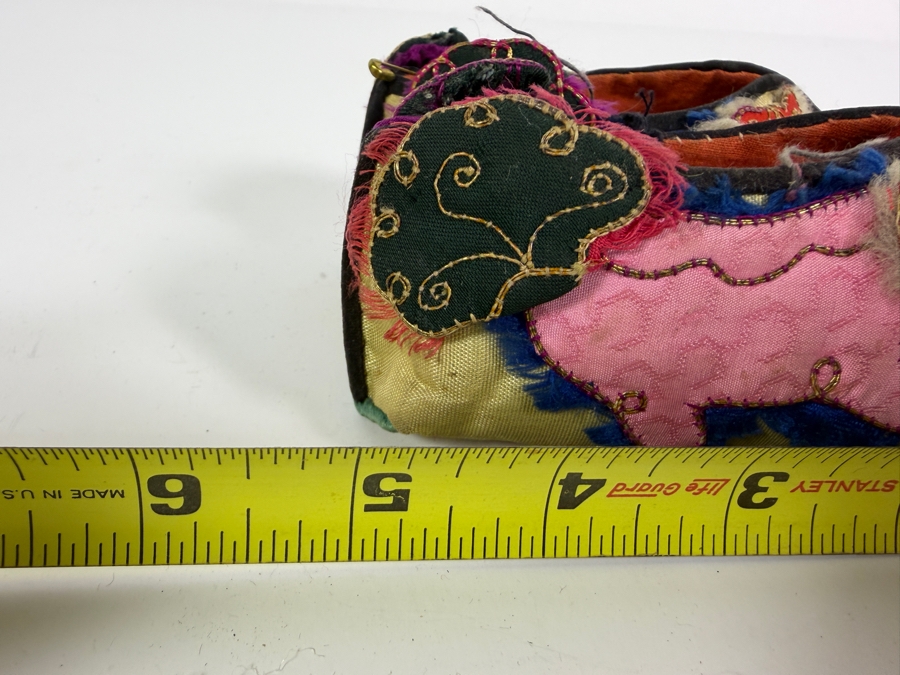 Vintage Pair Of Chinese Handmade Embroidered Silk Children's Shoes with Pink Pig 5L [Photo 8]