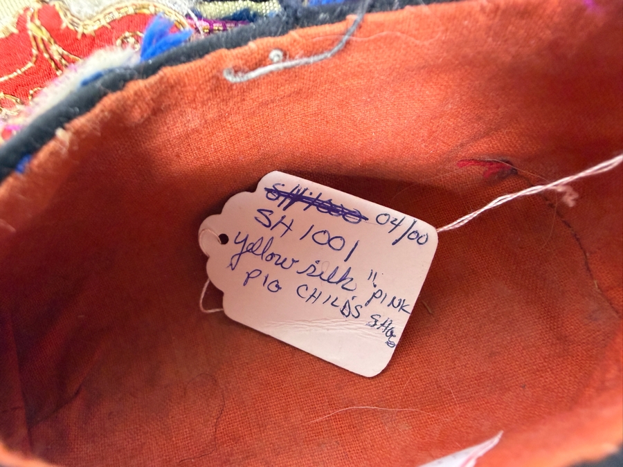 Vintage Pair Of Chinese Handmade Embroidered Silk Children's Shoes with Pink Pig 5L [Photo 5]