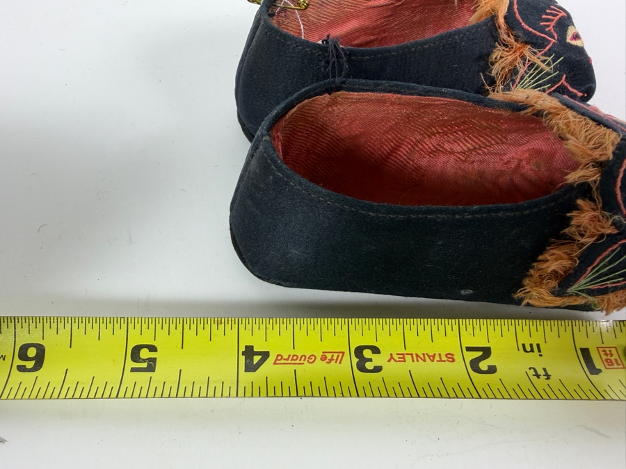 Vintage Pair Of Chinese Handmade Embroidered Silk Children's Shoes with Black Cat and Fish on Bottom 4L [Photo 7]