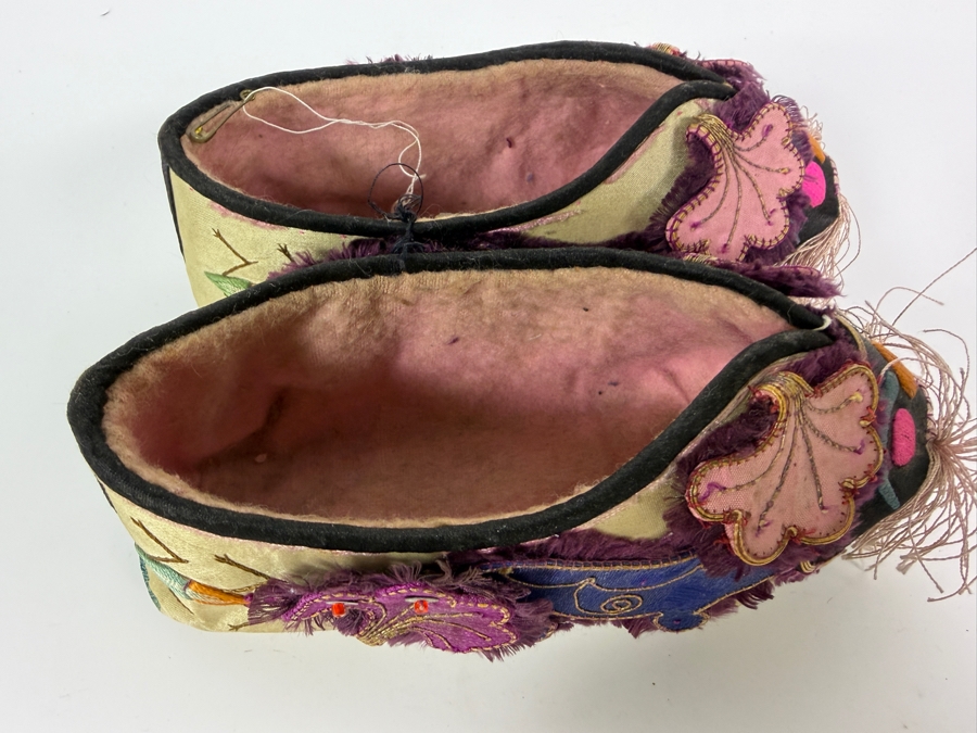 Vintage Pair Of Chinese Handmade Embroidered Silk Children's Shoes with Lion , Cricket and Stork on Bottom 6L [Photo 5]