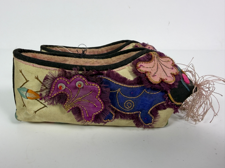 Vintage Pair Of Chinese Handmade Embroidered Silk Children's Shoes with Lion , Cricket and Stork on Bottom 6L [Photo 4]