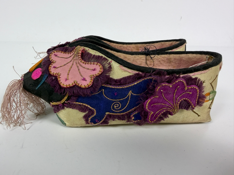 Vintage Pair Of Chinese Handmade Embroidered Silk Children's Shoes with Lion , Cricket and Stork on Bottom 6L [Photo 2]