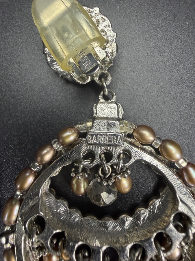 Barrera Clip-on Earrings [Photo 4]