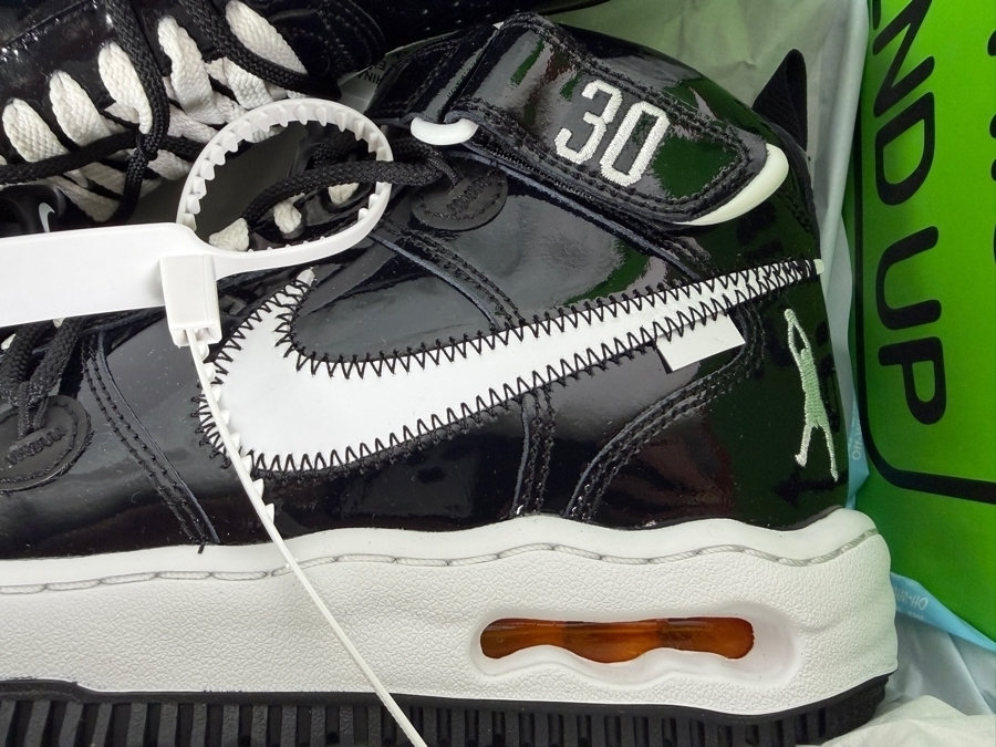 New Off-White x Nike Air Force 1 Mid SP 'Sheed' (DR0500-001) Sneakers Pays Homage to Rasheed Wallace’s Iconic 2001 Air Force 1 High Player Exclusive (PE) Featuring His '30' Jersey Number Embroidery and Silhouette Logo on the Heel Men's Size 9 [Photo 4]