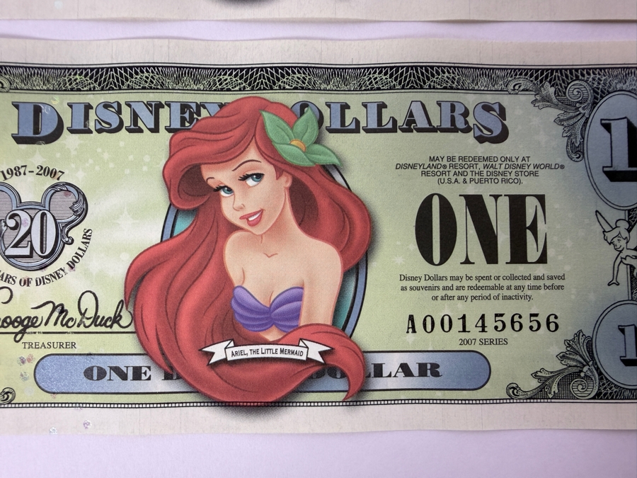 (2) 2007 $1 Disney Dollars Featuring Ariel from The Little Mermaid In Mint Uncirculated Condition Consecutive Serial Numbers A00145655 / A00145656 [Photo 4]