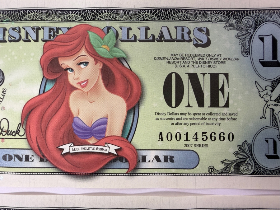 (2) 2007 $1 Disney Dollars Featuring Ariel from The Little Mermaid In Mint Uncirculated Condition Consecutive Serial Numbers A00145660 / A00145661 [Photo 3]