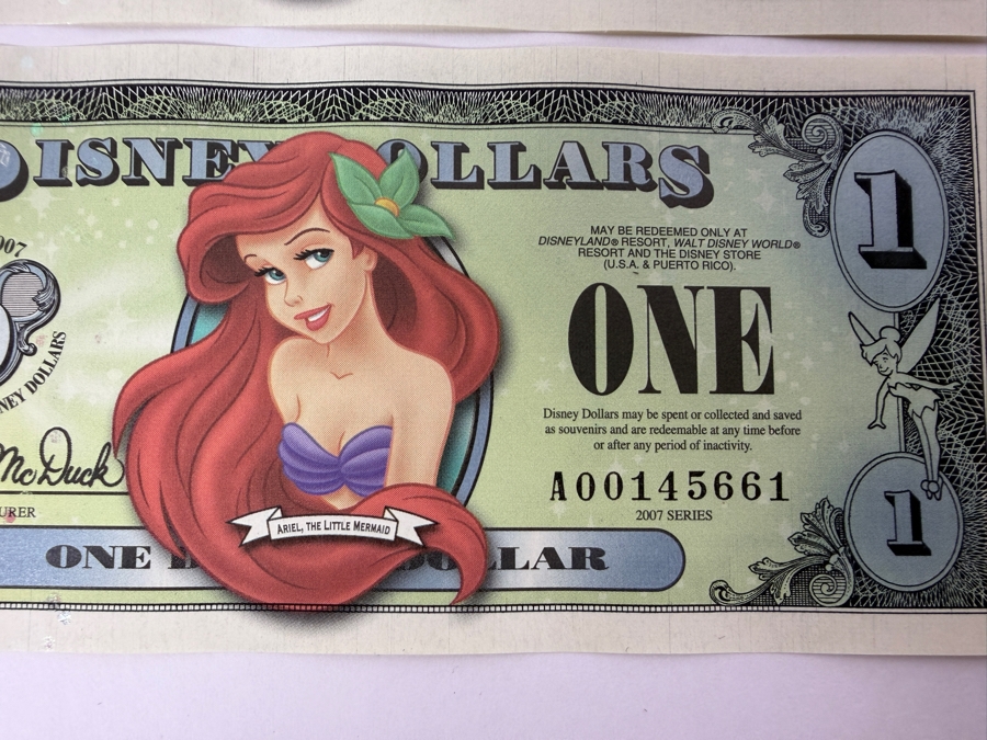 (2) 2007 $1 Disney Dollars Featuring Ariel from The Little Mermaid In Mint Uncirculated Condition Consecutive Serial Numbers A00145660 / A00145661 [Photo 4]