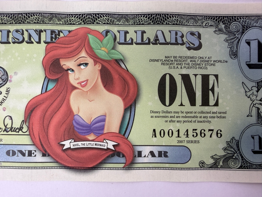 (2) 2007 $1 Disney Dollars Featuring Ariel from The Little Mermaid In Mint Uncirculated Condition Consecutive Serial Numbers A00145675 / A00145676 [Photo 3]