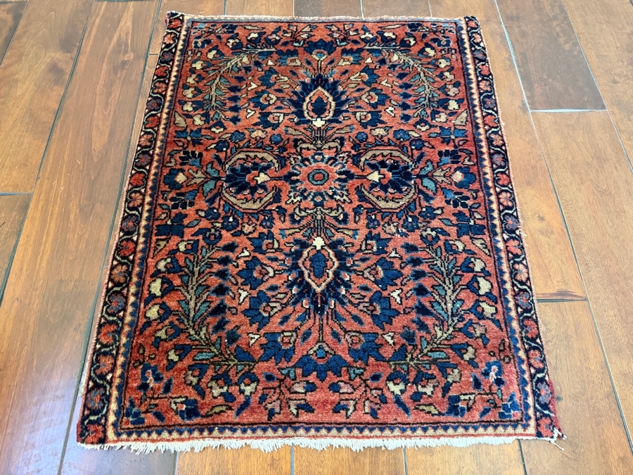 Small Hand-Knotted Wool Persian Rug 22.5 X 28 [Photo 4]