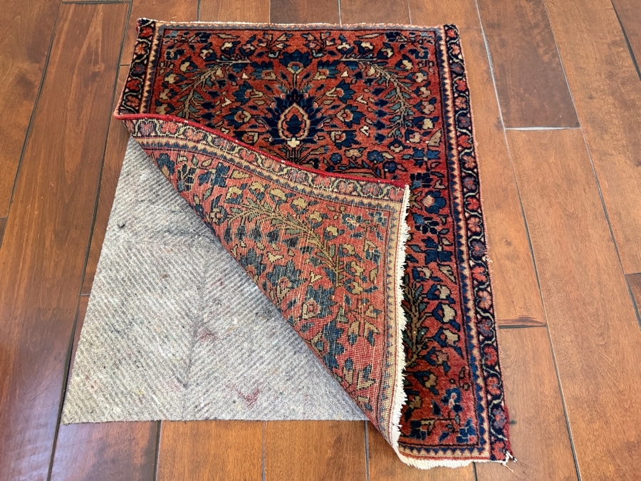 Small Hand-Knotted Wool Persian Rug 22.5 X 28 [Photo 5]