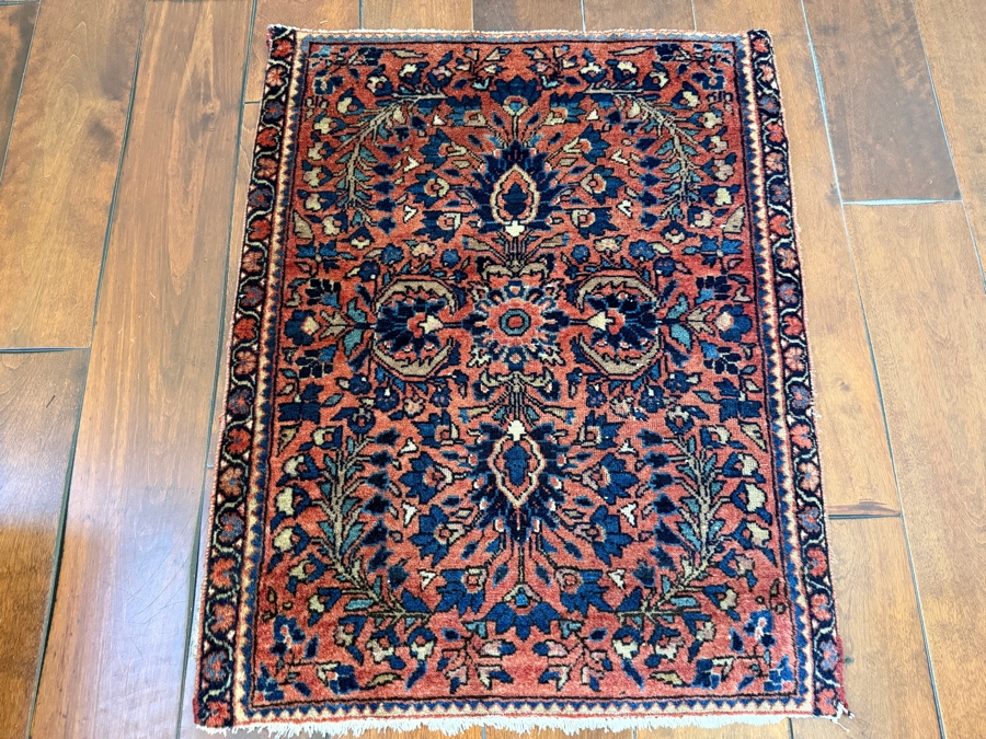 Small Hand-Knotted Wool Persian Rug 22.5 X 28 [Photo 2]