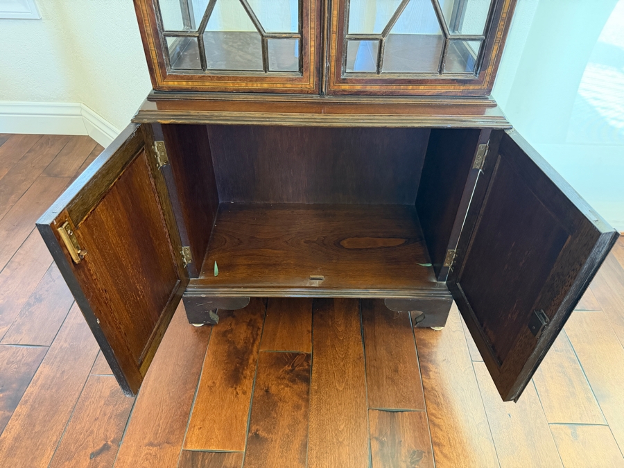 Hekman Copley Place Hepplewhite Style Mahogany Curio Cabinet Featuring Satinwood Marquetry Inlays And Mullioned Glass Doors 25'W X 13'D X 71'H [Photo 8]