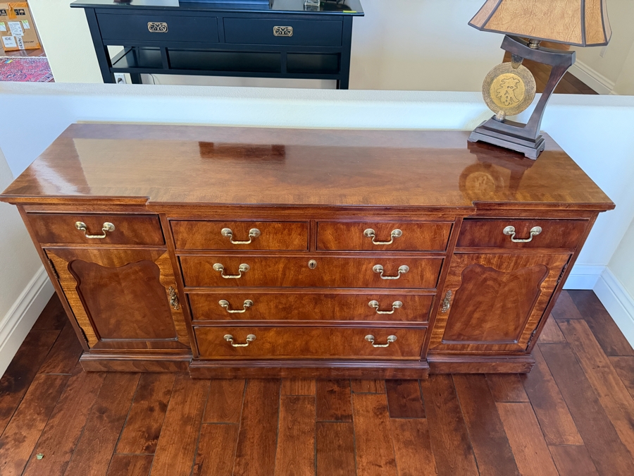 Thomasville The Mahogany Collection Traditional Chippendale Style Flame Veneer Sideboard Buffet Crezenda 64'W X 17.5'D X 30'H [Photo 4]