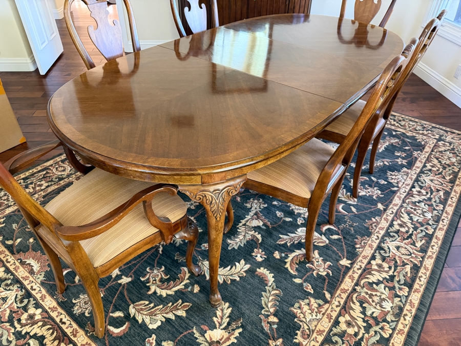 Thomasville Traditional Chippendale Style Mahogany Dining Set Including Oval Extension Table And Six Pierced Splat Back Chairs 44' X 85' (Leaves: 20') [Photo 5]