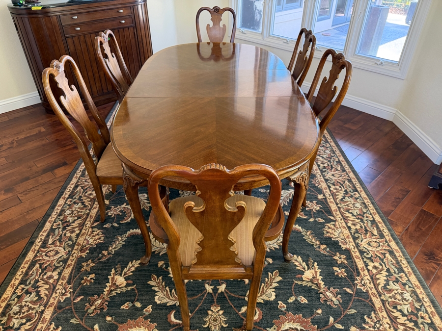 Thomasville Traditional Chippendale Style Mahogany Dining Set Including Oval Extension Table And Six Pierced Splat Back Chairs 44' X 85' (Leaves: 20') [Photo 3]