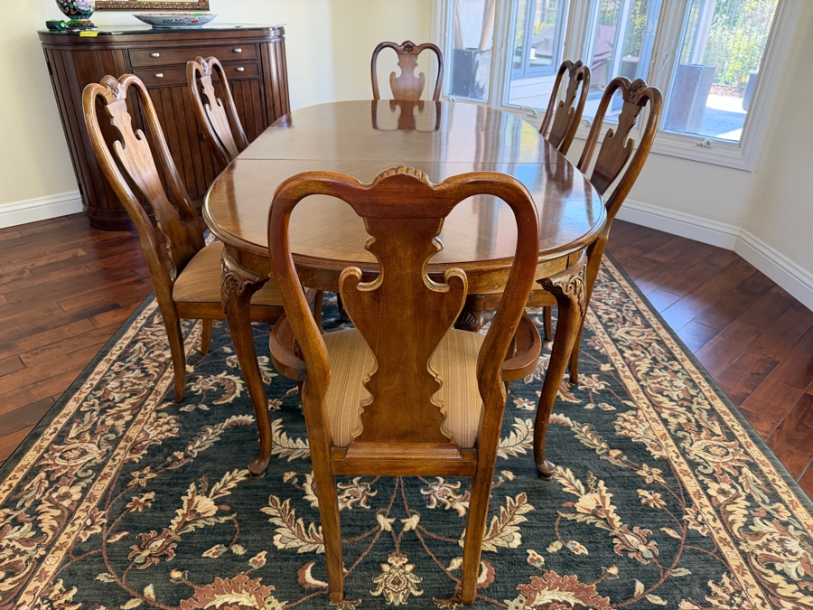 Thomasville Traditional Chippendale Style Mahogany Dining Set Including Oval Extension Table And Six Pierced Splat Back Chairs 44' X 85' (Leaves: 20') [Photo 4]