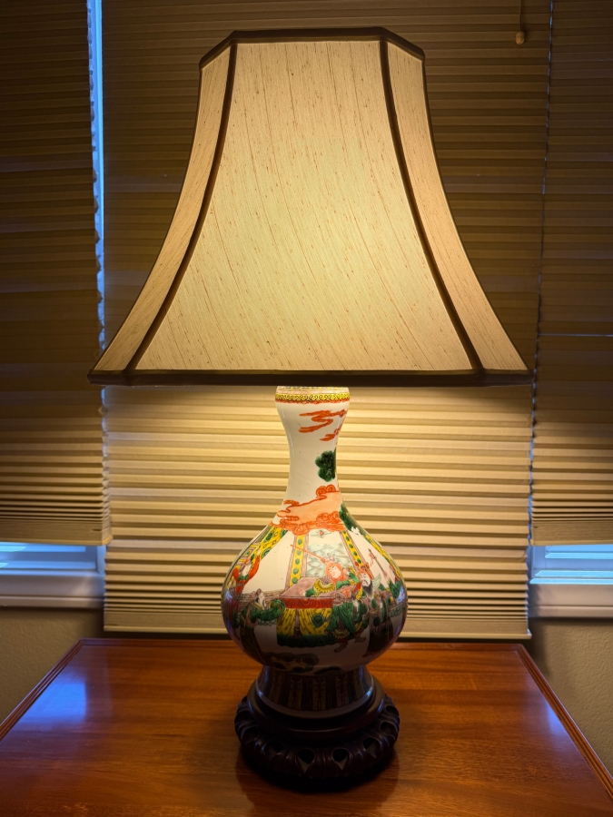 Vintage Chinese Famille Verte Porcelain Garlic Head Vase Table Lamp Decorated With Hand Painted Court Scene 33'H [Photo 2]