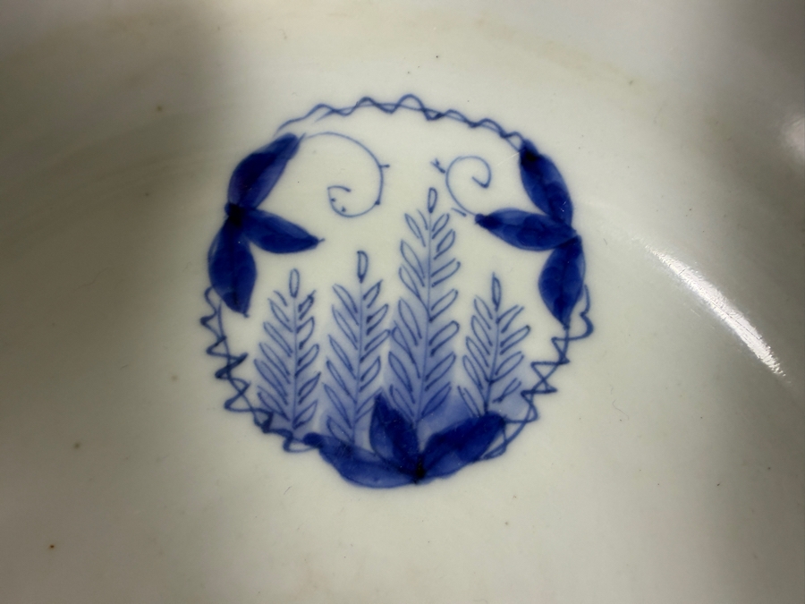 Antique Japanese Ko-Imari Blue And White Porcelain Tricorner Soba Choko Cup With Medallion Designs 6.5' X 2.25' [Photo 9]
