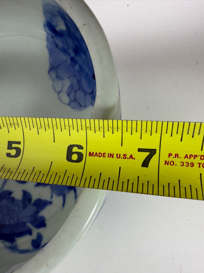 Antique Japanese Ko-Imari Blue And White Porcelain Tricorner Soba Choko Cup With Medallion Designs 6.5' X 2.25' [Photo 12]
