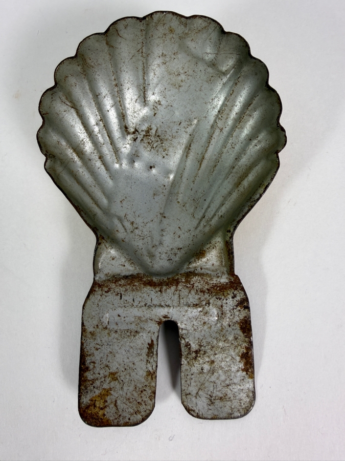 Vintage 1930s Shell Oil Company Share The Road Embossed Metal License Plate Topper 5.25' [Photo 3]