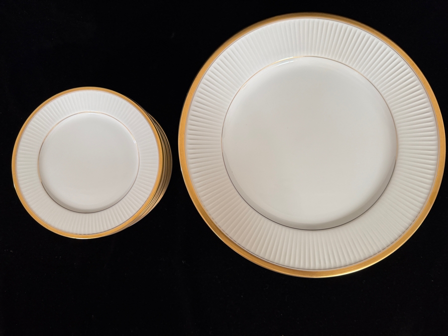 Fitz & Floyd Fine Porcelain Classique d’Or Gold Banded Ribbed Rim Plate Collection 6.5' / 10.5' [Photo 3]