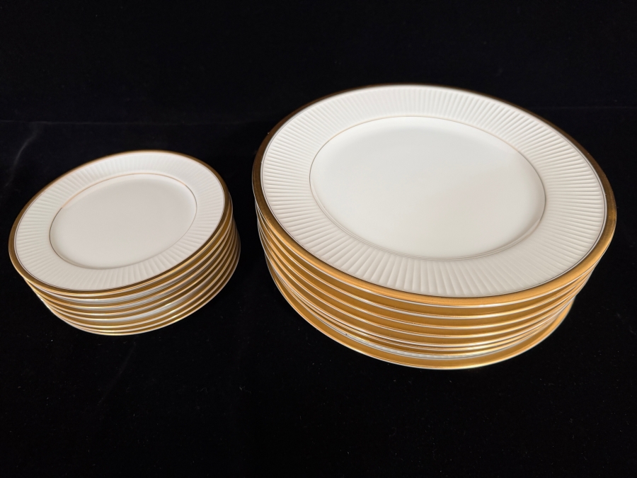 Fitz & Floyd Fine Porcelain Classique d’Or Gold Banded Ribbed Rim Plate Collection 6.5' / 10.5' [Photo 2]