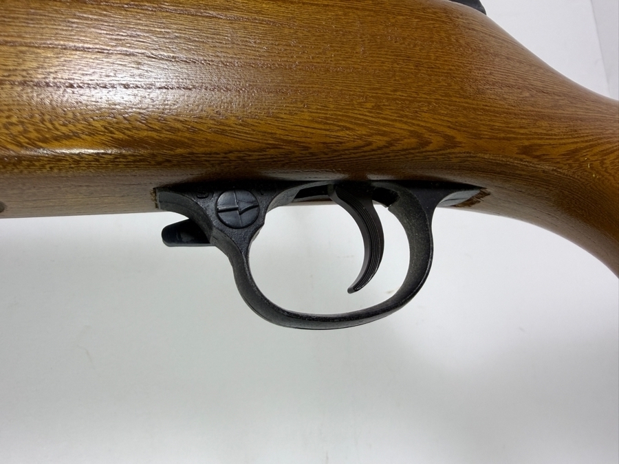 Vintage Crosman Model 1400 Pumpmaster .22 Caliber Multi-Pump Pneumatic Air Rifle 35'L [Photo 2]