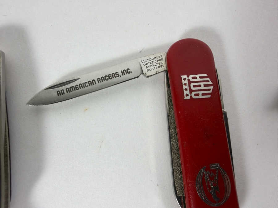 Collection of Twelve Vintage and Contemporary Pocket Knives (Including Swiss Army, Colonial, Advertising, and Barlow Styles) [Photo 4]
