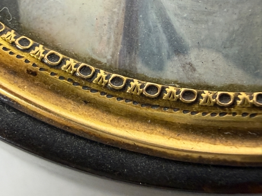 Stunning Antique Hand-Painted Miniature Portrait Snuff Trinket Box 3.25'W X 1'H (Side Of Lid Has a Crack - See Photos) 80.0g [Photo 7]