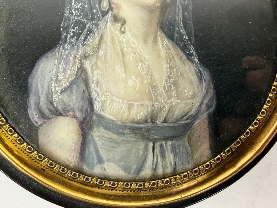 Stunning Antique Hand-Painted Miniature Portrait Snuff Trinket Box 3.25'W X 1'H (Side Of Lid Has a Crack - See Photos) 80.0g [Photo 3]