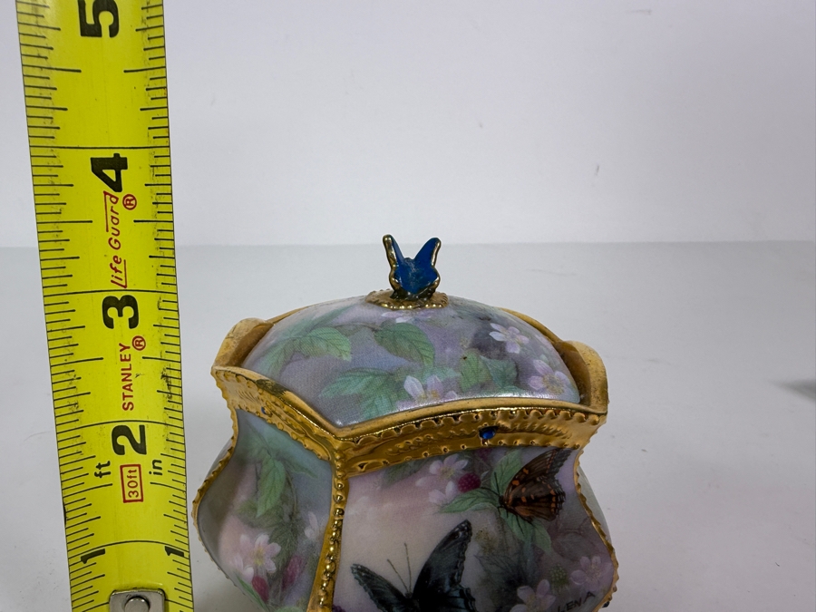 Limited Edition Flights of Fancy Lena Liu's Enchanted Wings Porcelain Music Box Featuring Music Wind Beneath My Wings 2001 3.5'H [Photo 8]