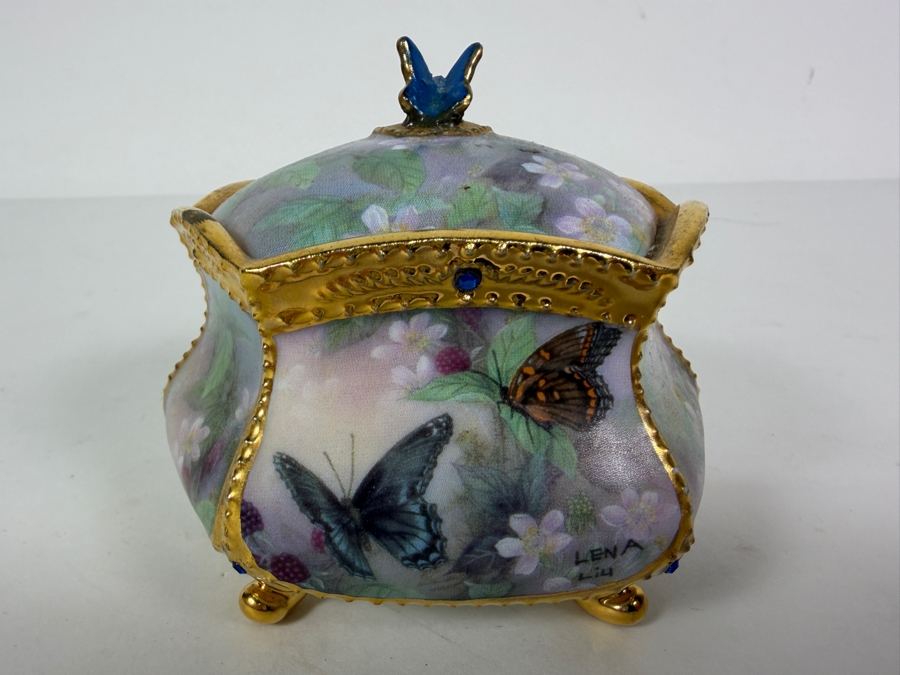Limited Edition Flights of Fancy Lena Liu's Enchanted Wings Porcelain Music Box Featuring Music Wind Beneath My Wings 2001 3.5'H [Photo 4]