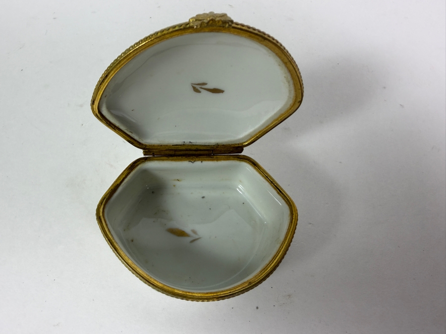 Vintage Hand-Painted Limoges Porcelain Trinket Box 2.5'W [Photo 6]
