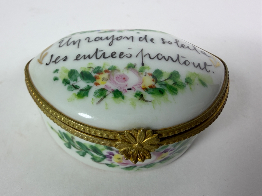 Vintage Hand-Painted Limoges Porcelain Trinket Box 2.5'W [Photo 2]