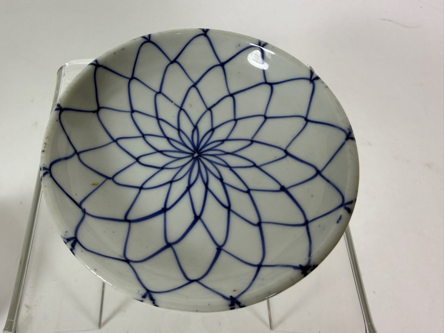 Vintage Chinese Blue And White Porcelain Fishnet Style Teapot With Matching Miniature Underplate Saucer 3'H [Photo 4]