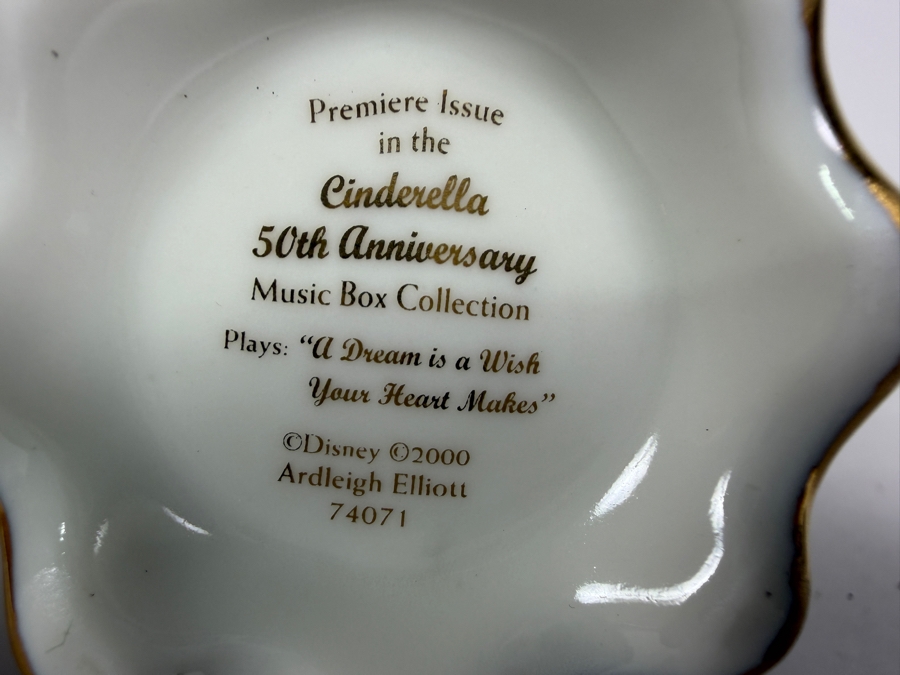 Disney Porcelain Cinderella 50th Anniversary Heirloom Collection Limited Edition Music Box By Ardleigh Elliott 4.5'H [Photo 6]