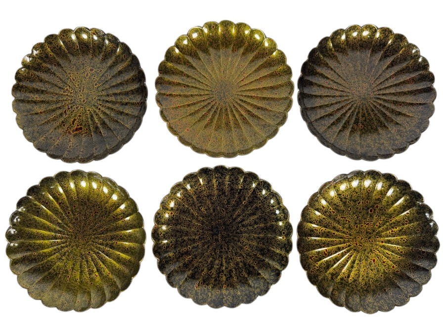 (6) Vintage Japanese Lacquer Scallop Plates 7'W