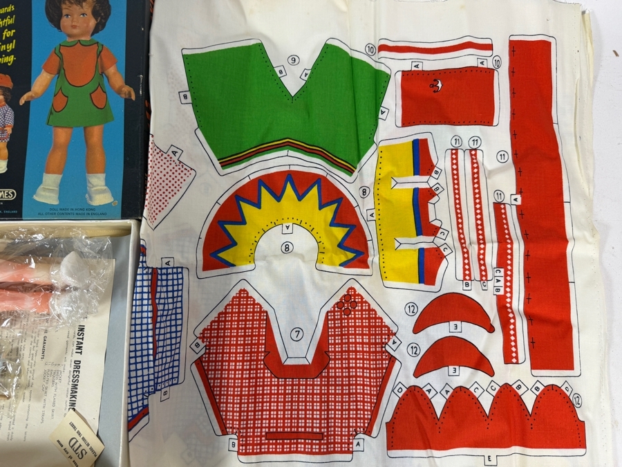 New Old Stock Vintage 1960s Spear's Flotti Instant Dressmaking Doll Kit [Photo 6]
