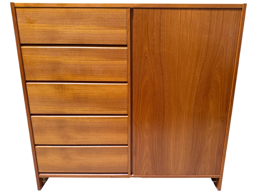 Vintage Mid-Century Modern Teak Veneer Dresser Gentleman's Chest 48W X 18D X 45H