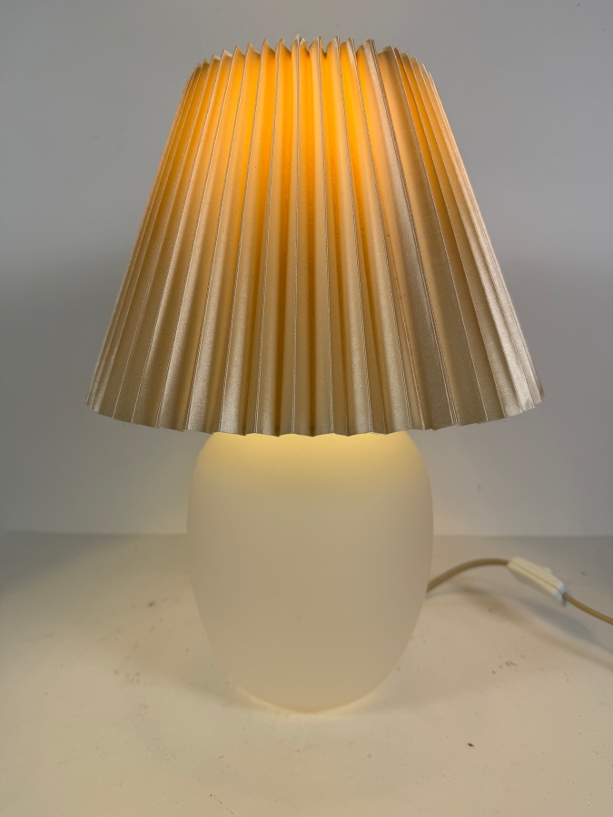 CB2 Allure Table Lamp 16H [Photo 2]