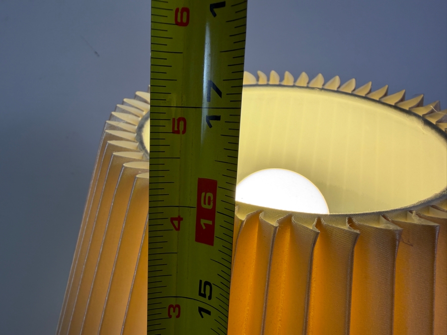 CB2 Allure Table Lamp 16H [Photo 4]