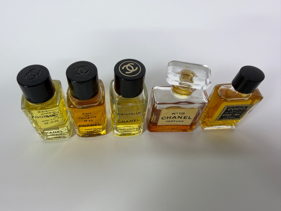 (5) Chanel Perfume Bottles Paris [Photo 2]